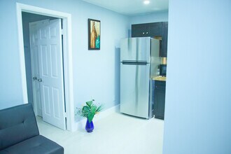 414 N 60th Way, Unit 414 N 60th Way Apt #1 in Hollywood, FL - Foto de edificio - Building Photo