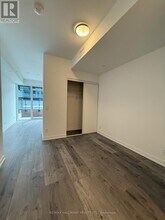 285-285 Dufferin St in Toronto, ON - Building Photo - Building Photo