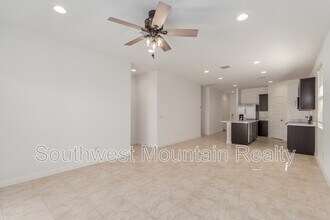 38210 W Excussare Wy in Maricopa, AZ - Building Photo - Building Photo