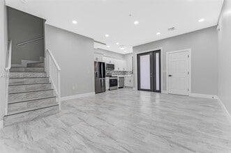 1962 NW 107th St in Miami, FL - Building Photo - Building Photo