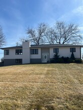719 Madden Rd in Hastings, NE - Building Photo - Building Photo
