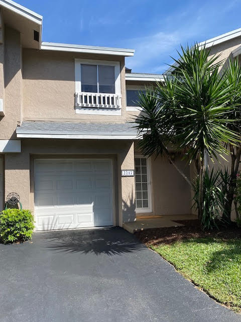 2217 Discovery Cir W in Deerfield Beach, FL - Building Photo