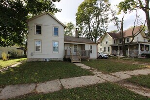 633 Whitney Blvd in Belvidere, IL - Building Photo