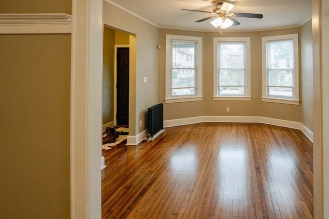 747 Adams Ave, Unit 1stFloor in Elizabeth, NJ - Building Photo - Building Photo