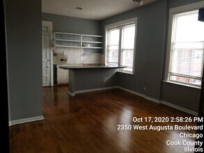 2350 W Augusta Blvd-Unit -3-E in Chicago, IL - Building Photo - Building Photo