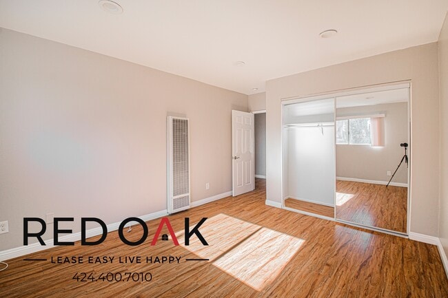 6819 Laurel Canyon Blvd in Los Angeles, CA - Building Photo - Building Photo