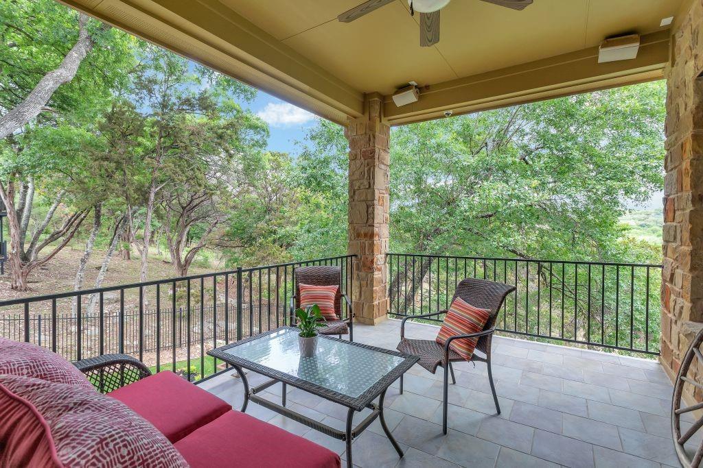 303 Palos Verdes Dr in Lakeway, TX - Building Photo