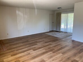 7413 Oak Leaf Dr in Santa Rosa, CA - Building Photo - Building Photo