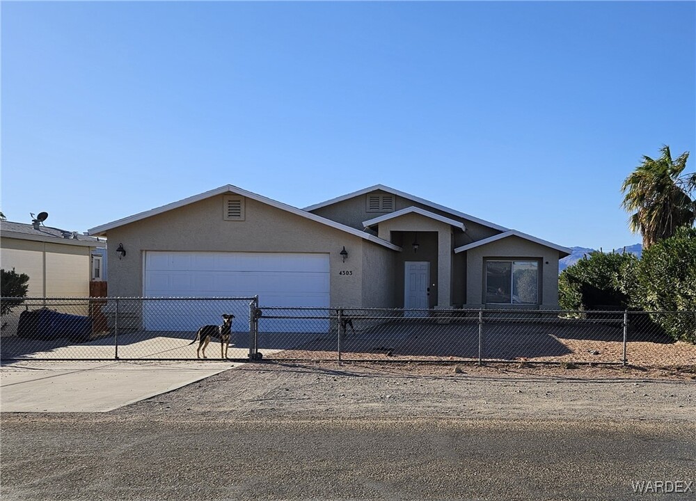 4303 Cll Viveza in Fort Mohave, AZ - Building Photo