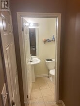 27 Newport Cres in Hamilton, ON - Building Photo - Building Photo