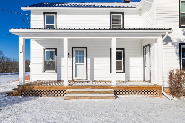 3013 Daansen Rd in Walworth, NY - Foto de edificio - Building Photo