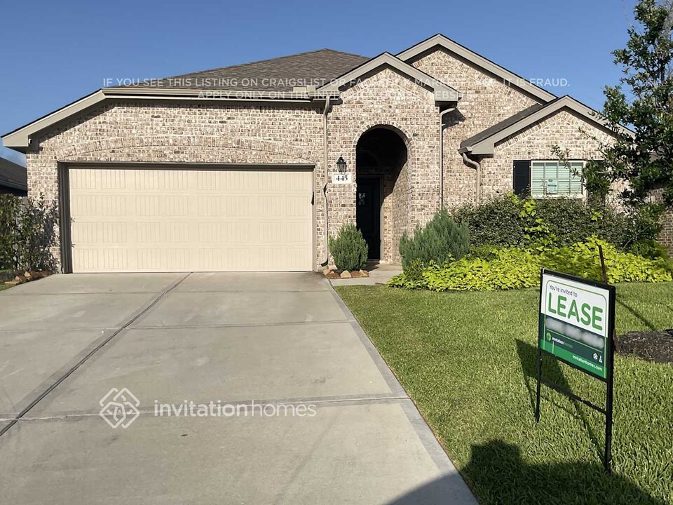 445 Pecan Landing Ln in La Marque, TX - Building Photo