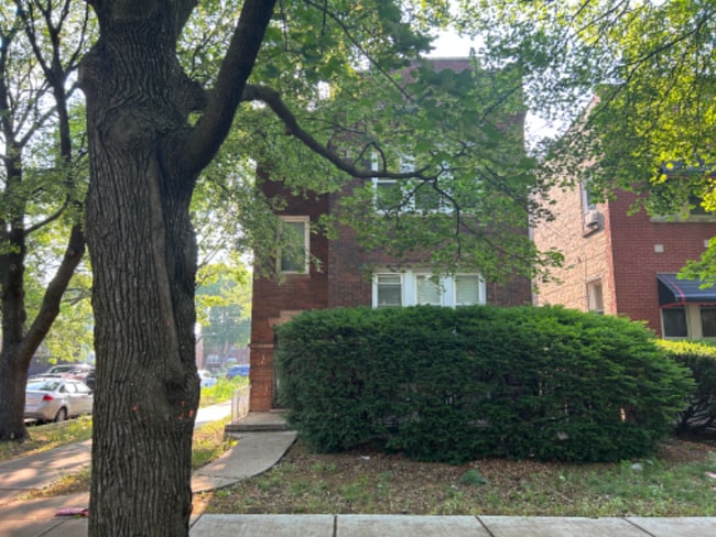 property at 1657 N Linder Ave