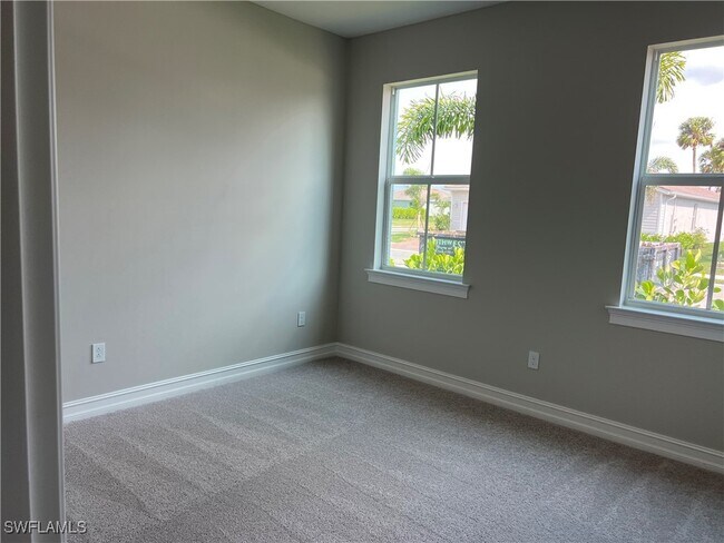 393 Deauville Lp in Naples, FL - Building Photo - Building Photo