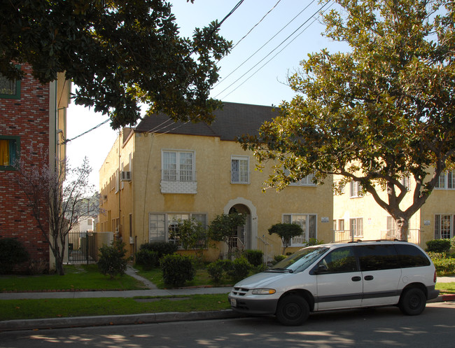 918 E Garfield Ave in Glendale, CA - Building Photo - Building Photo