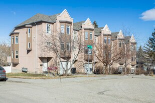 2525 16 St SW in Calgary, AB - Building Photo