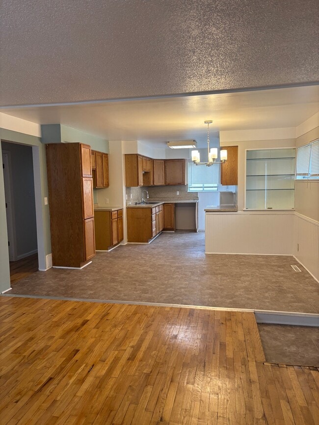 1106 MacDonald Ave in Flint, MI - Building Photo - Building Photo