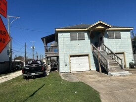 2216 Avenue O 1/2 in Galveston, TX - Building Photo