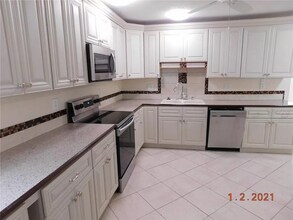 8185 Longbay Blvd in Sarasota, FL - Building Photo - Building Photo