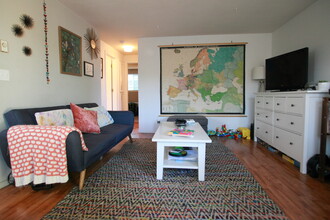4925 SE 71st Ave, Unit 4925 in Portland, OR - Building Photo - Building Photo