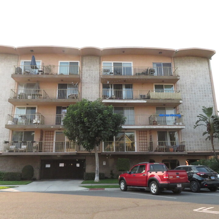 545 Chestnut Ave, Unit 304 in Long Beach, CA - Foto de edificio