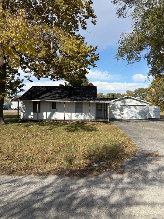 2138 E Damon Ave in Decatur, IL - Building Photo