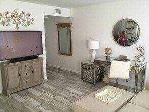 815 Boynton Beach Blvd, Unit 3-103 in Boynton Beach, FL - Building Photo - Building Photo