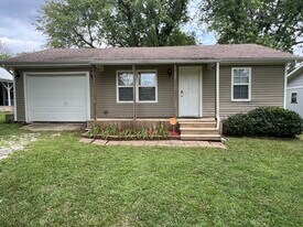 1110 S Glenn Ave in Springfield, MO - Building Photo