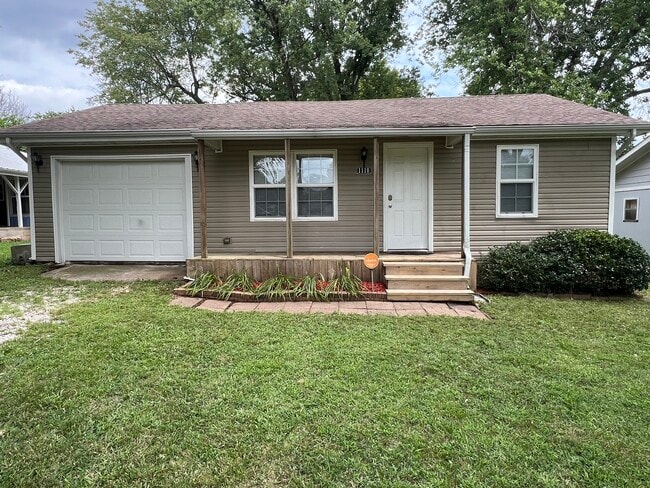 property at 1110 S Glenn Ave