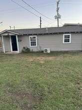 318 W 5th St in Stroud, OK - Building Photo - Building Photo