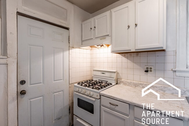 6855 W Addison St, Unit 1R in Chicago, IL - Foto de edificio - Building Photo