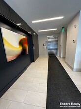 24 Marion St, Unit 4 in Brookline, MA - Foto de edificio - Building Photo