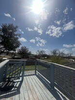 510 W 10th St, Unit B in Dallas, TX - Building Photo