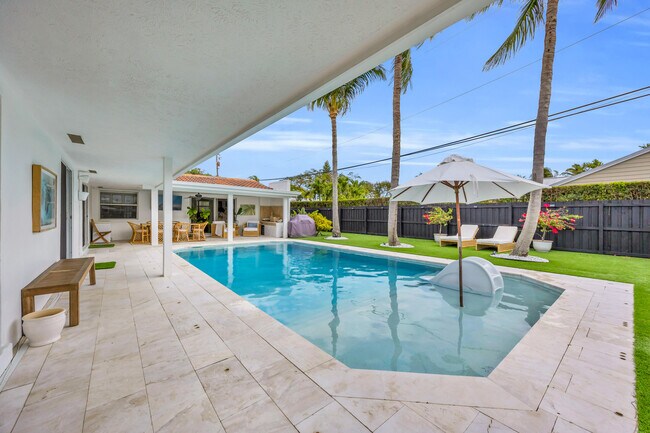 366 Elm Ave in Jupiter, FL - Building Photo - Building Photo