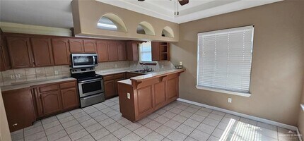 11 Upas St in McAllen, TX - Building Photo - Building Photo