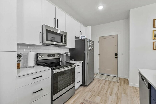 property at 3131 Fleur Dr