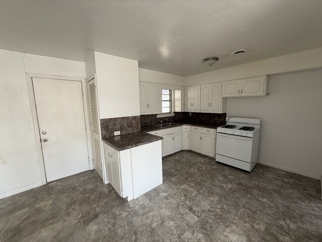 734 E 30th St in Ada, OK - Building Photo - Building Photo