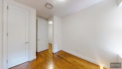 116 E 60th St in New York, NY - Building Photo - Building Photo