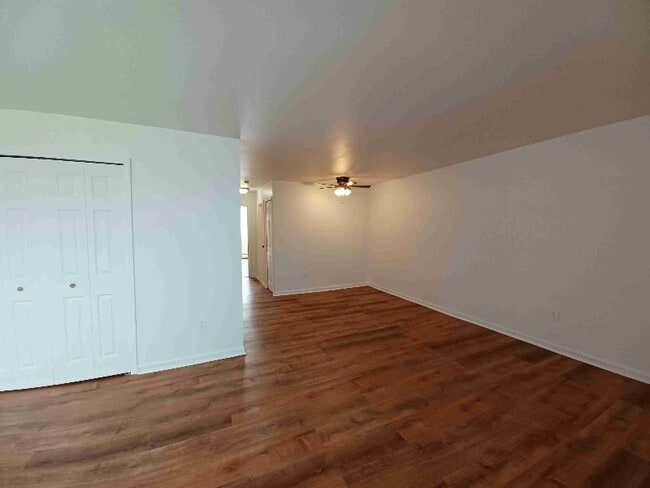 1861 W 13 Mile Rd in Madison Heights, MI - Building Photo - Building Photo