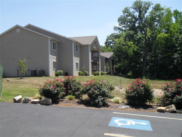 The Legends Apartments in Park Hills, MO - Building Photo