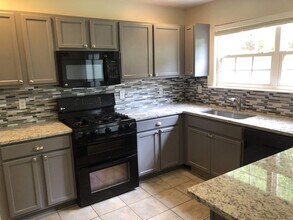 320 Westminster Dr in Canton, GA - Building Photo - Building Photo