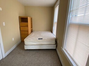 38 Lincoln Ave in Cortland, NY - Foto de edificio - Building Photo