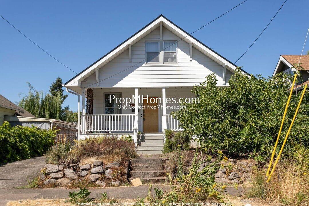 5307 SE Rhone St in Portland, OR - Building Photo
