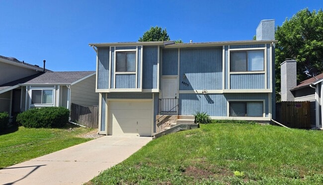 4075 Dolphin Cir
