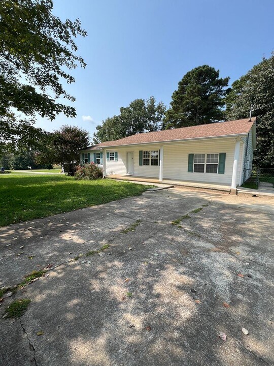 511 9th St NE in Arab, AL - Building Photo