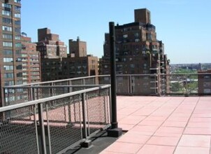 520 E 81st St in New York, NY - Building Photo - Building Photo