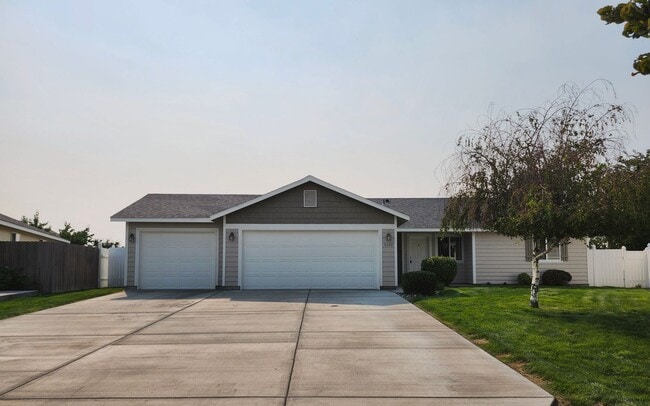 property at 5822 Austin Ct