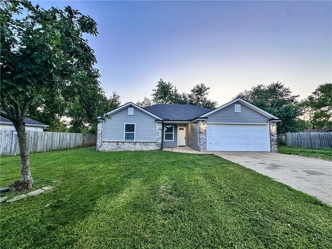 216 N Bailey St in Lowell, AR - Building Photo - Building Photo