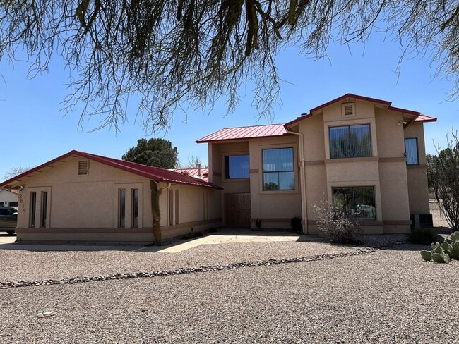 property at 2614 E Papago Trail