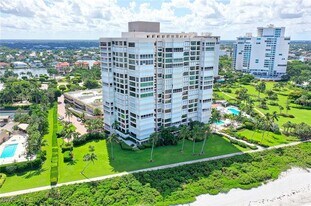 4301 Gulf Shore Blvd N in Naples, FL - Building Photo